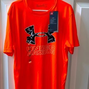 Under Armour athletic shirt.  Heat gear. S…